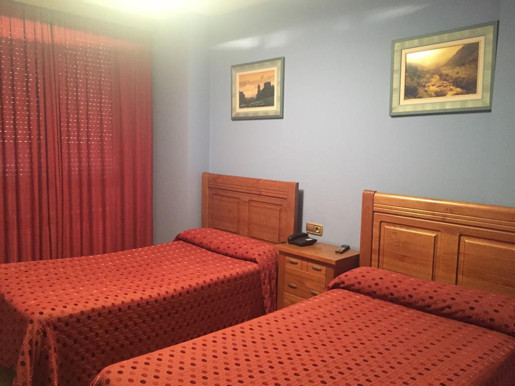 El Ancla Hotell Ponferrada Rum bild